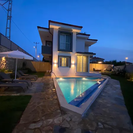 Villa 77
