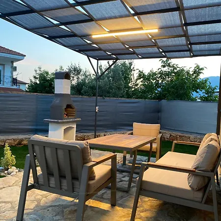 Villa 77