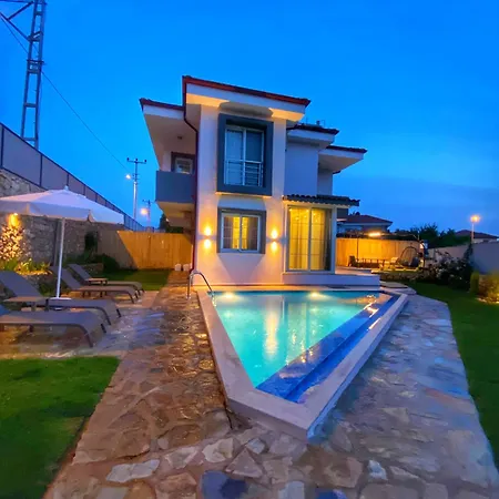 Villa 77 *